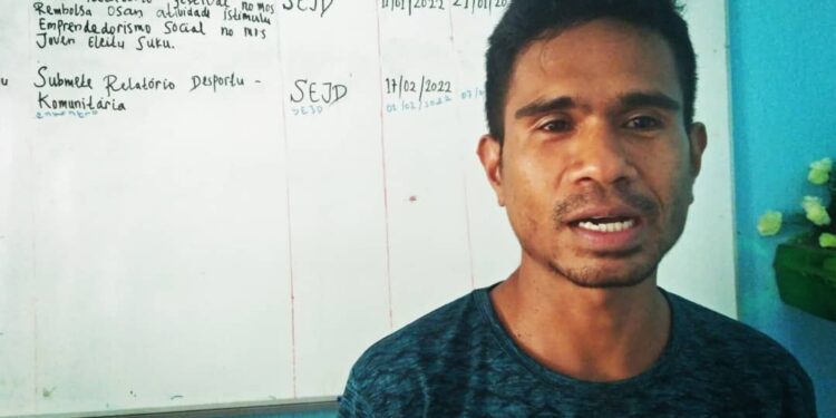 Foto Hermenegildo hanesan faselitador iha formasaun saude reproduktiva