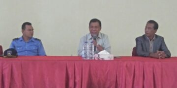 Vice Ministro MAE Vijita Ainaro Koalia Assunto Tolu Ba Administrador Postu No  Sefe  Suku Sira