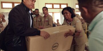 MAE Inagura Uma UKL No Distribui Komputador Ba Xefe Suku 21 Iha Ainaro