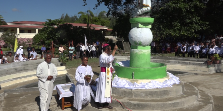 Arche-Bispo Dioseze Dili Re-Inagura Estátua Nossa Señora De Fátima Mahein Parókia Ainaru