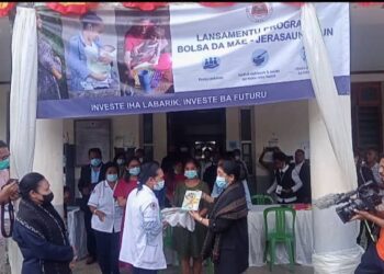 Vice-Ministra-PMMinistra-Solidaridade-inklujaunho-Ministra-Saude-tesi-fita-hosi-lansamentu