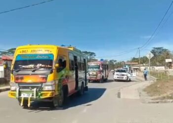 sarani paroqui santa Maria Ainaro ho kareta 8 viajen ba Dili Tasitolu,partisipa Misa dom Virgílio do Carmo Cardial da Silva