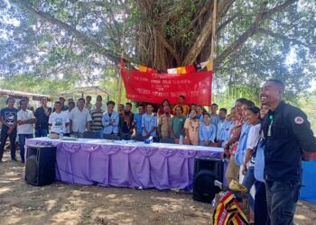 Estudantes UNTL Hala’o Seminariu Iha Suku Foho-Ailiku Selebra Loron Konsulta Popular