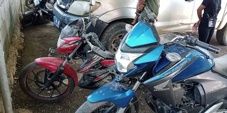 PNTL Ainaro Prende Motor 3 deskomfia motor 300 tama ilegal husi Fronteira Covalima Suai