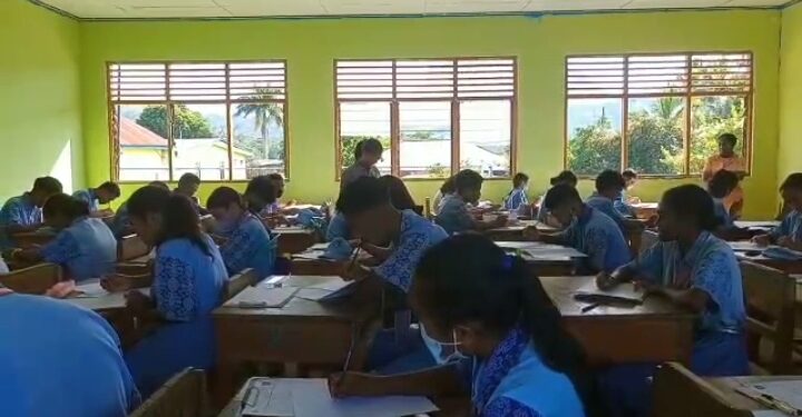 Estudante 40 Hamotuk  Iha Sala Ida tuir Izame Nasional