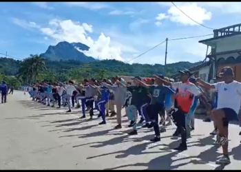 Estudante 65 partisipa treinamentu issar bandeira prepara ba komemora loron proklamasaun independénsia ba dala 47