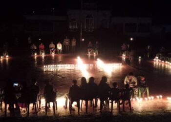 Komunidade postu Ainaro vila sunu lilin hodi selebra loron masakre 12 novembru