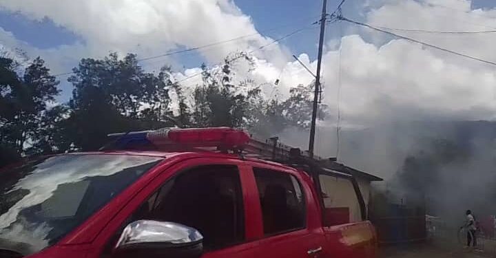 Ahi Han Uma Ida Soro Kauja Husi Sunu Lilin Iha Oratóriu