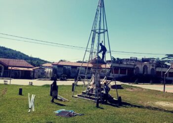 komunidade Ainaro kontribui osan $700 hodi harii àrvore natal   