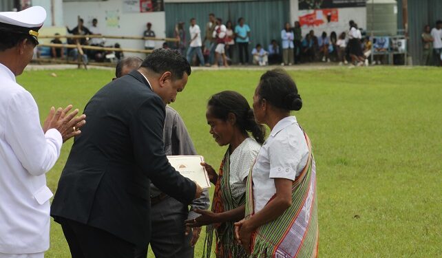 Governu  enterega sertifikadu títlu na’in ba rai ba sidadaun na’in 2