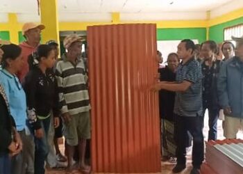 Benefisiáriu uma kain 259  postu Ainaro simu kalen husi PNDS