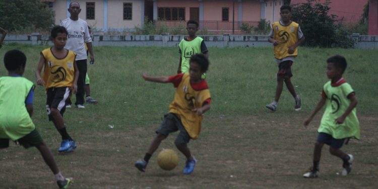 Jogador Juvinil 170 Hatudu Progresu Diak iha Nivel Akademiku