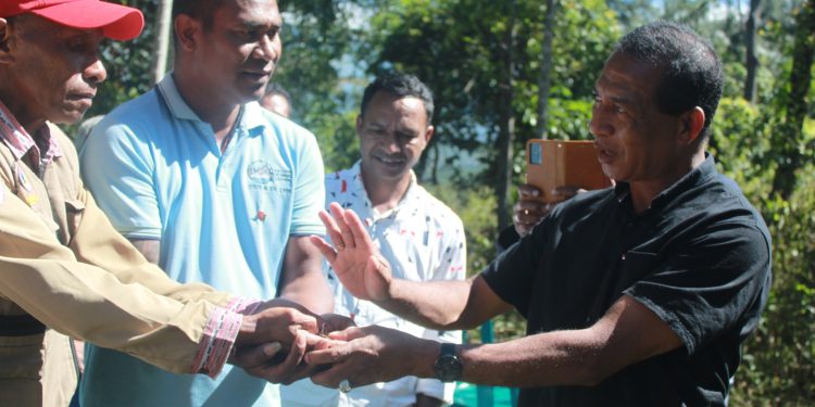 ADM Ainaro intrega Xave makna ba Sefe suku Soro ho Suro-Craik