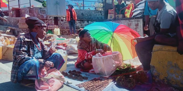 Nesesidade Familiar Obrigada Komunidade Sira Tenki Okupa Estrda Ninin, Maske Risku Ba Vida