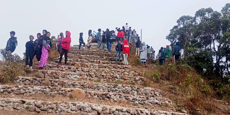 Sarani Katòlika Selebra Loron Ejistensia Nossa Senho de Fátima Ramelau ba dala 26