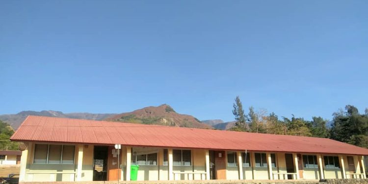 Eskola EBF Mau-Nunu La iha Sala enkontru no Biblioteka