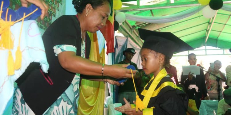 Labarik Sira Mak Fini Di’ak ba Futuru Nasaun nian