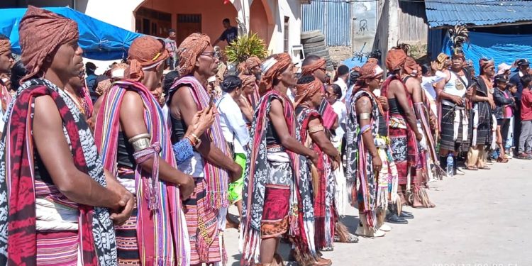 Governo Fo Pose Autoridade Komunitária  Suku 9 Aldeia 62 Iha Maubisse Munisípio Ainaro