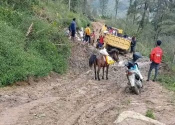 Estrada Manelobas Difikulta Komunidade iha Tempu Udan