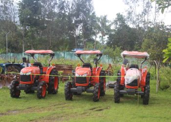 MAPPF Entrega Tratór 3 ba PAM Ainaro