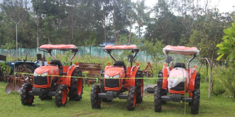MAPPF Entrega Tratór 3 ba PAM Ainaro