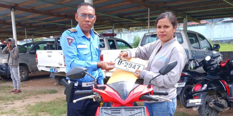 POLTRANS Ainaro Entrega Motor ne’ebé Lakon iha Manufahi ba Nain