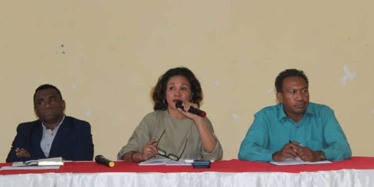 PAM Ainaro-Ekipa MAE Diresaun Nasionál  Promove Direitu Dever inklui Profisaun ba Funsionáriu sira Iha Ainaro