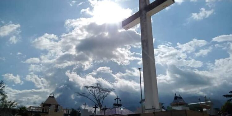 Foto Joel Neves. Kruz boot iha Simiteriu Públiku Ainaro