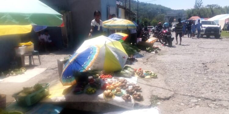 Vendedor Sira preokupa no Konsidera Merkadu Ainaro Ijoladu