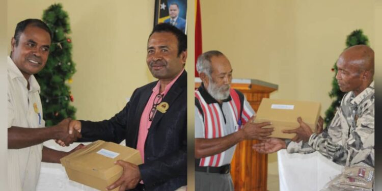 Xefi Suku  21 Simu Ekipamentu Servisu, Valente kestiona Farda La iha Simblu Hodi Reprezenta Povu Iha Komunidade