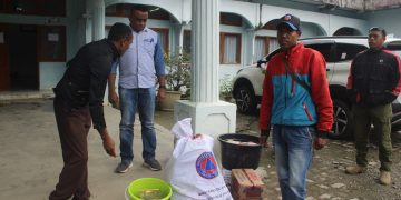 Familia Husi Alin Nain Tolu Entrega Hikas Apoiu Husi AMA