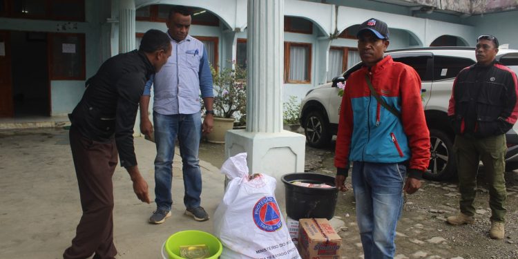 Familia Husi Alin Nain Tolu Entrega Hikas Apoiu Husi AMA