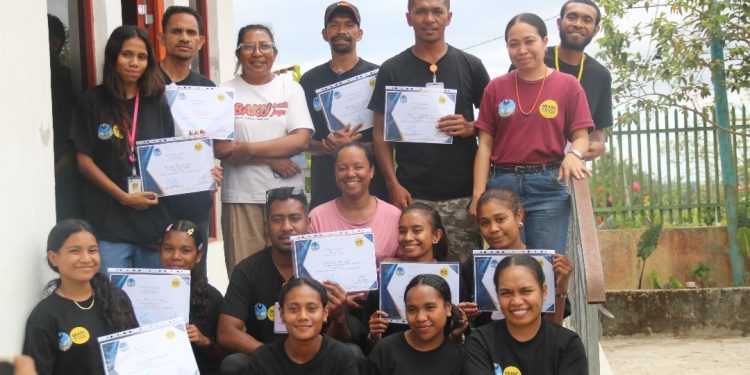 Jornalista 12 Simu Sertifikadu Jornalizmu Fundamentál Husi CI no ABCID