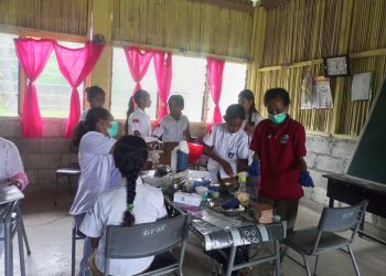 Pesoal Saude Ainaro Halao tratamentu ba EBF Cai-ceru, Postu Hato-Udo