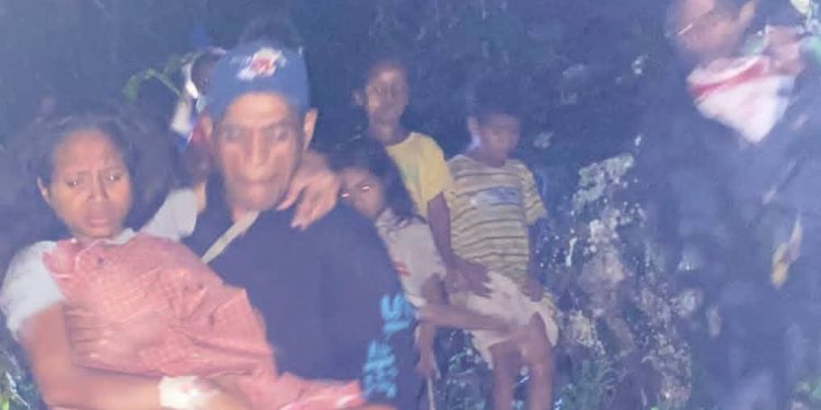 Inan Ida Atu partu, Familia kous deit atu ba sentru saude